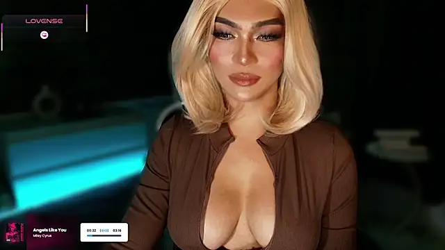 Snapshot of Huntress_xxx chatting on October 24, 2025, 5:50 am Huntress xxx online show from October 24, 2025, 5:50 am