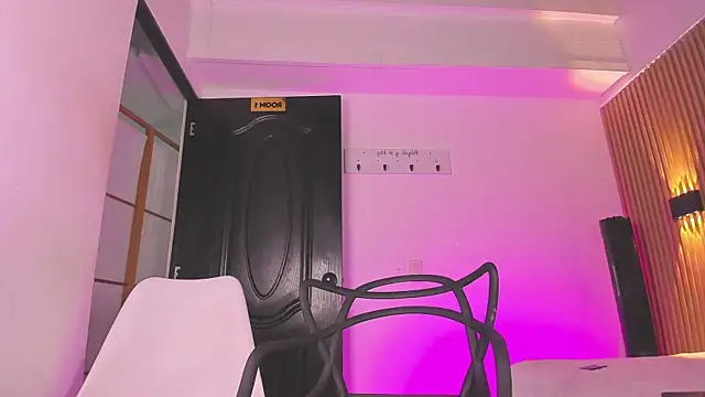 Snapshot of austin_rouse chatting on November 9, 2025, 7:18 pm austin rouse online show from November 9, 2025, 7:18 pm