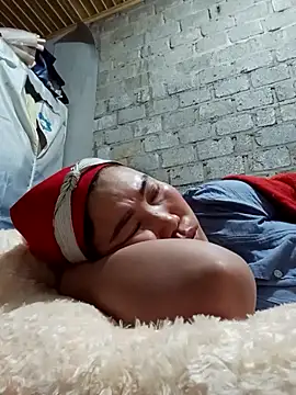 Snapshot of jienrrr chatting on October 19, 2025, 10:34 pm jienrrr online show from October 19, 2025, 10:34 pm