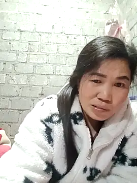 jienrrr online show from November 14, 2025, 10:41 am