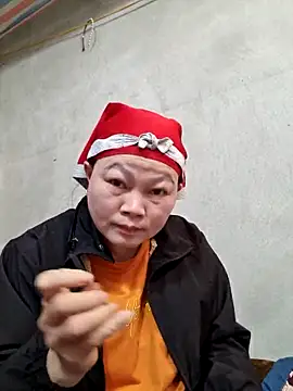 yoowwmr online show from November 29, 2025, 12:33 am