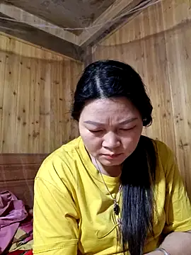 yoowwmr online show from November 4, 2025, 3:38 pm