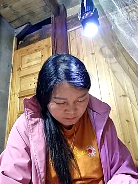 yoowwmr online show from October 29, 2025, 1:54 pm