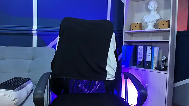 Snapshot of etham_wolf_ chatting on October 9, 2025, 12:06 pm etham wolf online show from October 9, 2025, 12:06 pm