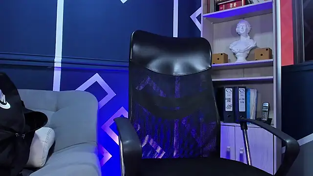 Snapshot of etham_wolf_ chatting on October 4, 2025, 12:17 pm etham wolf online show from October 4, 2025, 12:17 pm