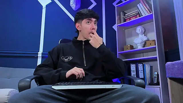 Snapshot of etham_wolf_ chatting on September 29, 2025, 12:11 pm etham wolf online show from September 29, 2025, 12:11 pm