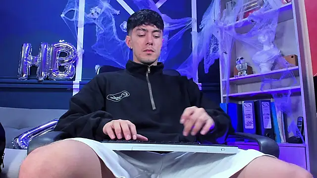 Snapshot of etham_wolf_ chatting on November 1, 2025, 12:54 pm etham wolf online show from November 1, 2025, 12:54 pm