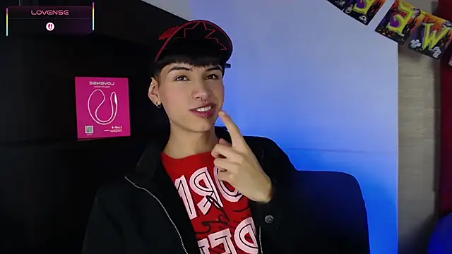 Snapshot of Ezra_Storm chatting on October 13, 2025, 5:20 am Ezra Storm online show from October 13, 2025, 5:20 am