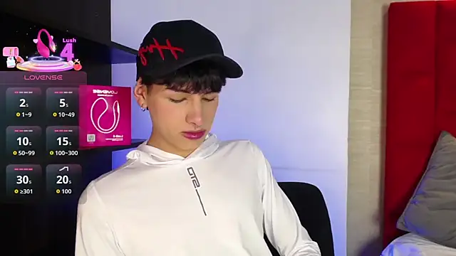 Snapshot of Ezra_Storm chatting on September 18, 2025, 4:48 am Ezra Storm online show from September 18, 2025, 4:48 am