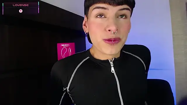 Snapshot of Ezra_Storm chatting on October 16, 2025, 4:54 am Ezra Storm online show from October 16, 2025, 4:54 am