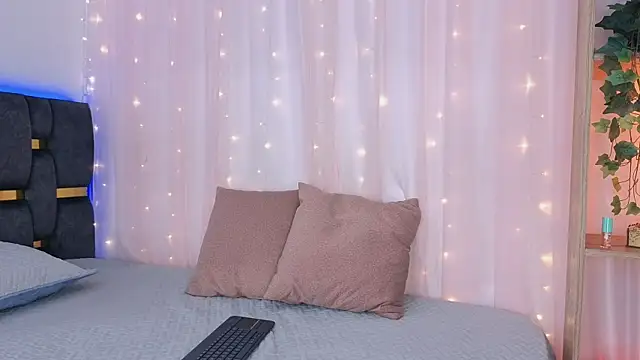 Snapshot of anitaglow chatting on October 11, 2025, 7:59 pm anitaglow online show from October 11, 2025, 7:59 pm