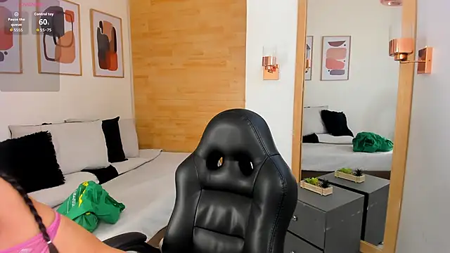 Snapshot of Alexia_milf_ chatting on September 17, 2025, 11:23 am Alexia milf  online show from September 17, 2025, 11:23 am