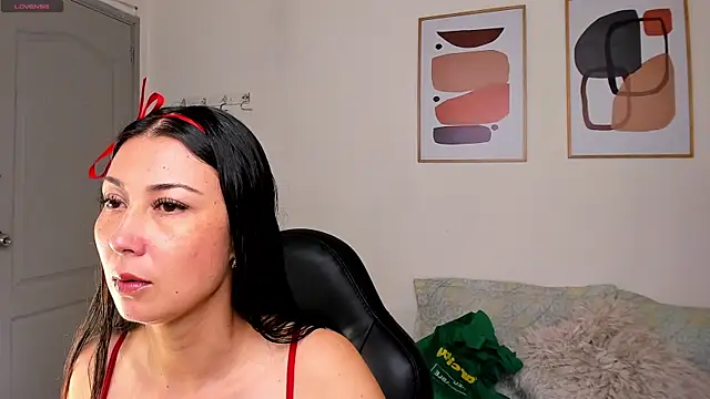 Snapshot of Alexia_milf_ chatting on September 24, 2025, 11:28 am Alexia milf  online show from September 24, 2025, 11:28 am