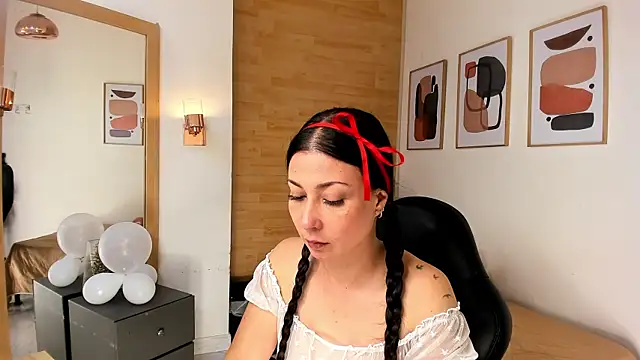 Snapshot of Alexia_milf_ chatting on October 17, 2025, 11:34 am Alexia milf  online show from October 17, 2025, 11:34 am