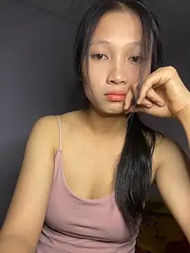 vyvy777 online show from October 31, 2025, 8:00 am