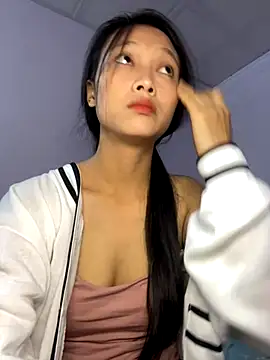 vyvy777 online show from October 29, 2025, 1:26 am