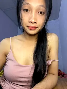 vyvy777 online show from October 25, 2025, 3:34 pm