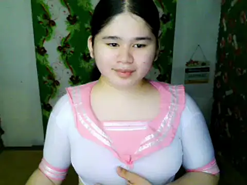 Snapshot of skinnygirl_69 chatting on December 19, 2025, 11:40 pm skinnygirl 69 online show from December 19, 2025, 11:40 pm