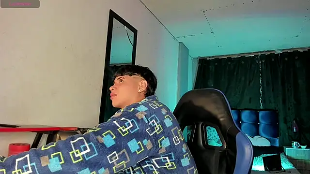 Jostin18 online show from April 17, 2026, 4:48 am