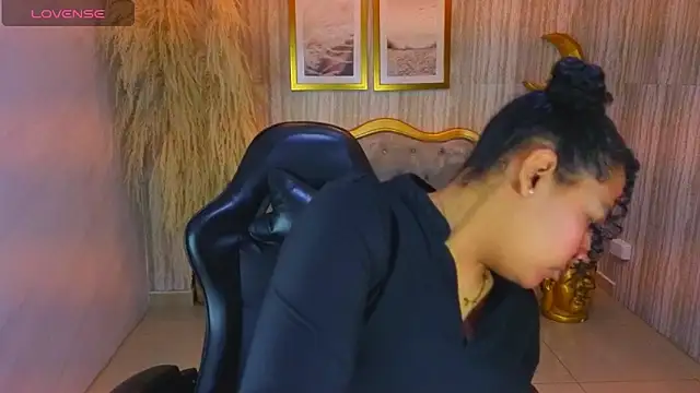 Snapshot of risada_temptation_s chatting on October 1, 2025, 8:13 pm risada temptation s online show from October 1, 2025, 8:13 pm