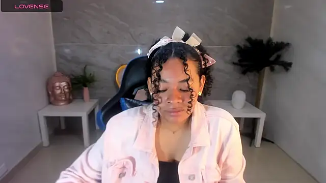 Snapshot of risada_temptation_s chatting on October 10, 2025, 7:47 pm risada temptation s online show from October 10, 2025, 7:47 pm