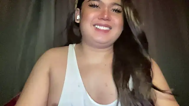 Snapshot of RedHead_Thalia chatting on February 19, 2026, 5:43 pm RedHead Thalia online show from February 19, 2026, 5:43 pm