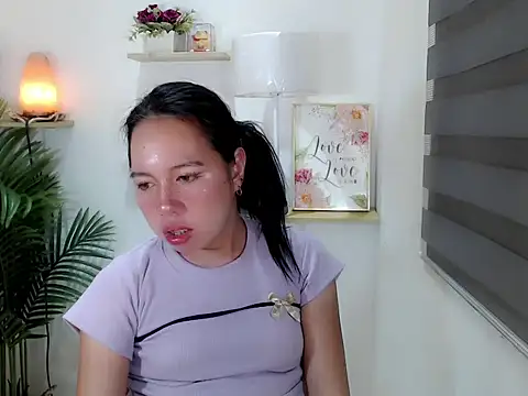 kimbratx online show from May 25, 2026, 12:32 am