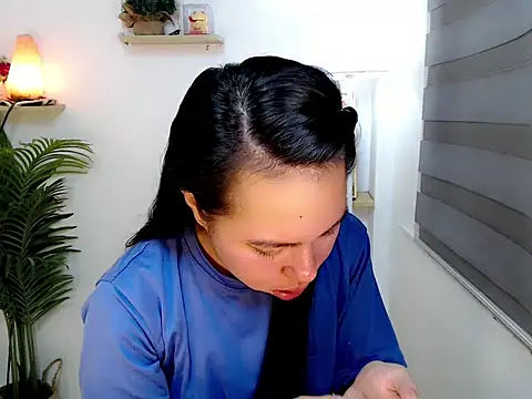 kimbratx online show from October 7, 2025, 10:44 pm