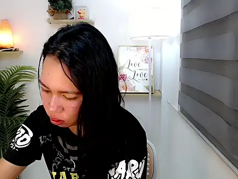 kimbratx online show from October 9, 2025, 10:43 pm