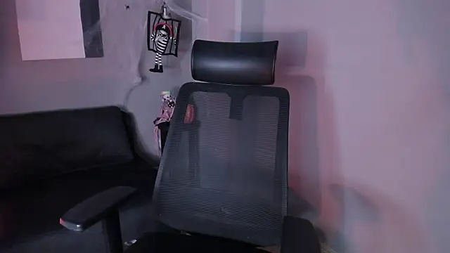 Snapshot of emily_mars1 chatting on October 16, 2025, 7:44 pm emily mars1 online show from October 16, 2025, 7:44 pm