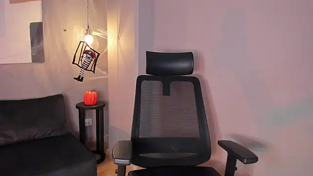 Snapshot of emily_mars1 chatting on October 8, 2025, 7:58 pm emily mars1 online show from October 8, 2025, 7:58 pm