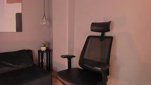 Snapshot of emily_mars1 chatting on September 25, 2025, 8:04 pm emily mars1 online show from September 25, 2025, 8:04 pm