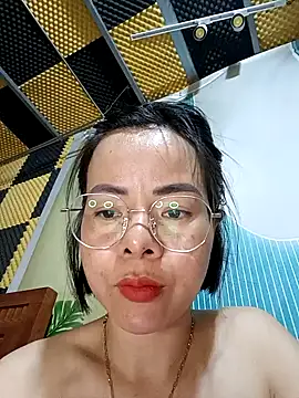 Snapshot of Tyno_o chatting on September 18, 2025, 3:53 am Tyno o online show from September 18, 2025, 3:53 am