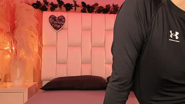 Snapshot of Daphne_And_Roger chatting on February 26, 2026, 11:10 am Daphne And Roger online show from February 26, 2026, 11:10 am