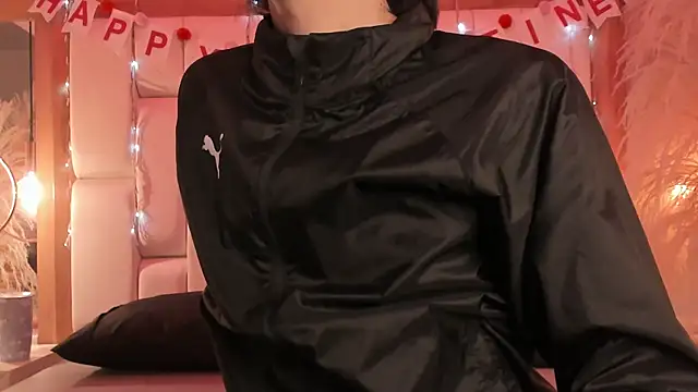 Snapshot of Daphne_And_Roger chatting on February 12, 2026, 11:21 am Daphne And Roger online show from February 12, 2026, 11:21 am