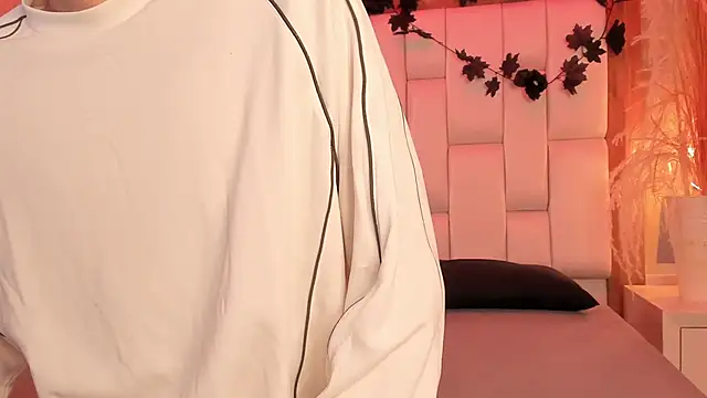 Snapshot of Daphne_And_Roger chatting on February 7, 2026, 10:56 am Daphne And Roger online show from February 7, 2026, 10:56 am