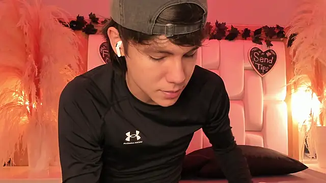 Snapshot of Daphne_And_Roger chatting on February 28, 2026, 11:10 am Daphne And Roger online show from February 28, 2026, 11:10 am