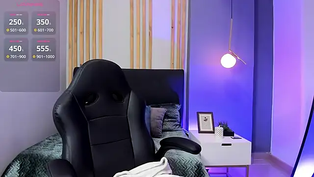 Snapshot of ivy_collins_ chatting on October 10, 2025, 9:48 pm ivy collins online show from October 10, 2025, 9:48 pm