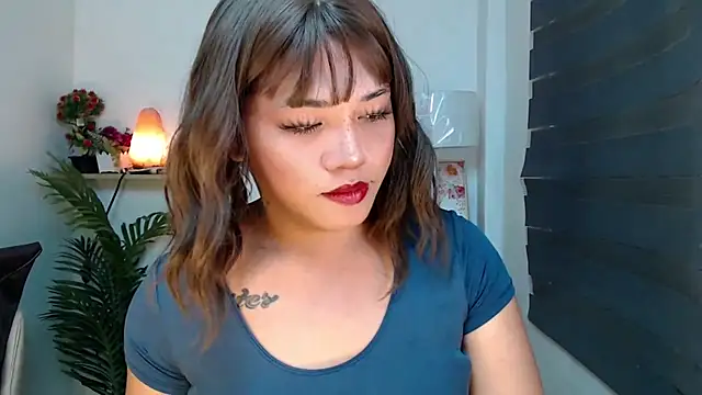 scarlett brownx69 online show from December 17, 2025, 1:05 pm