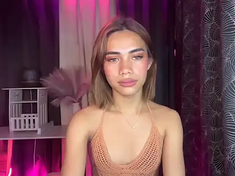 Snapshot of Lovelynikki03 chatting on October 20, 2025, 6:52 pm Lovelynikki03 online show from October 20, 2025, 6:52 pm