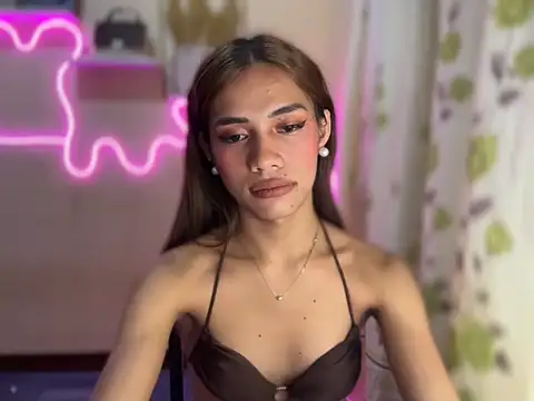 Snapshot of Lovelynikki03 chatting on September 24, 2025, 9:21 pm Lovelynikki03 online show from September 24, 2025, 9:21 pm