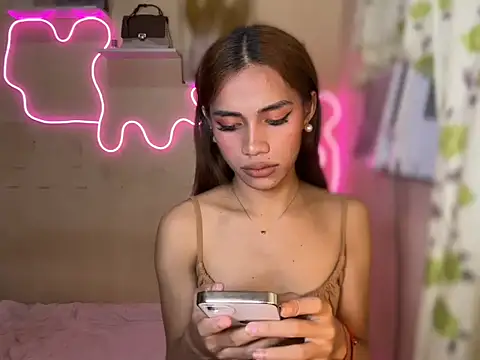 Snapshot of Lovelynikki03 chatting on September 26, 2025, 5:20 pm Lovelynikki03 online show from September 26, 2025, 5:20 pm