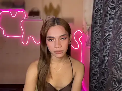 Snapshot of Lovelynikki03 chatting on September 28, 2025, 2:02 pm Lovelynikki03 online show from September 28, 2025, 2:02 pm