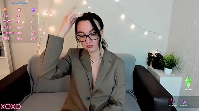 Miss Leghton online show from September 9, 2025, 2:54 am