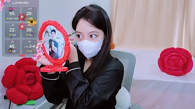 -MinaYoung- online show from November 19, 2025, 2:55 am