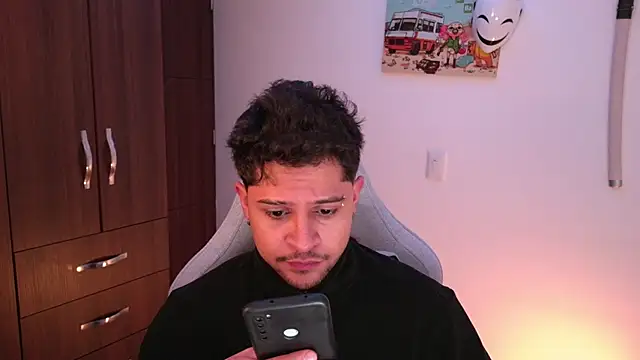 domsantiago  online show from December 15, 2025, 2:06 am