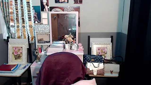 miya khali online show from November 2, 2025, 5:29 pm