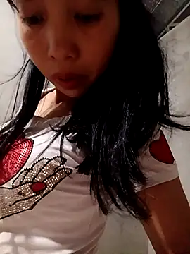 Snapshot of emaame68 chatting on October 6, 2025, 1:01 pm emaame68 online show from October 6, 2025, 1:01 pm