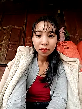 Snapshot of emaame68 chatting on October 8, 2025, 2:35 am emaame68 online show from October 8, 2025, 2:35 am