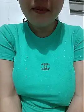 Snapshot of Shiny_Babe chatting on January 17, 2026, 7:23 am Shiny Babe online show from January 17, 2026, 7:23 am